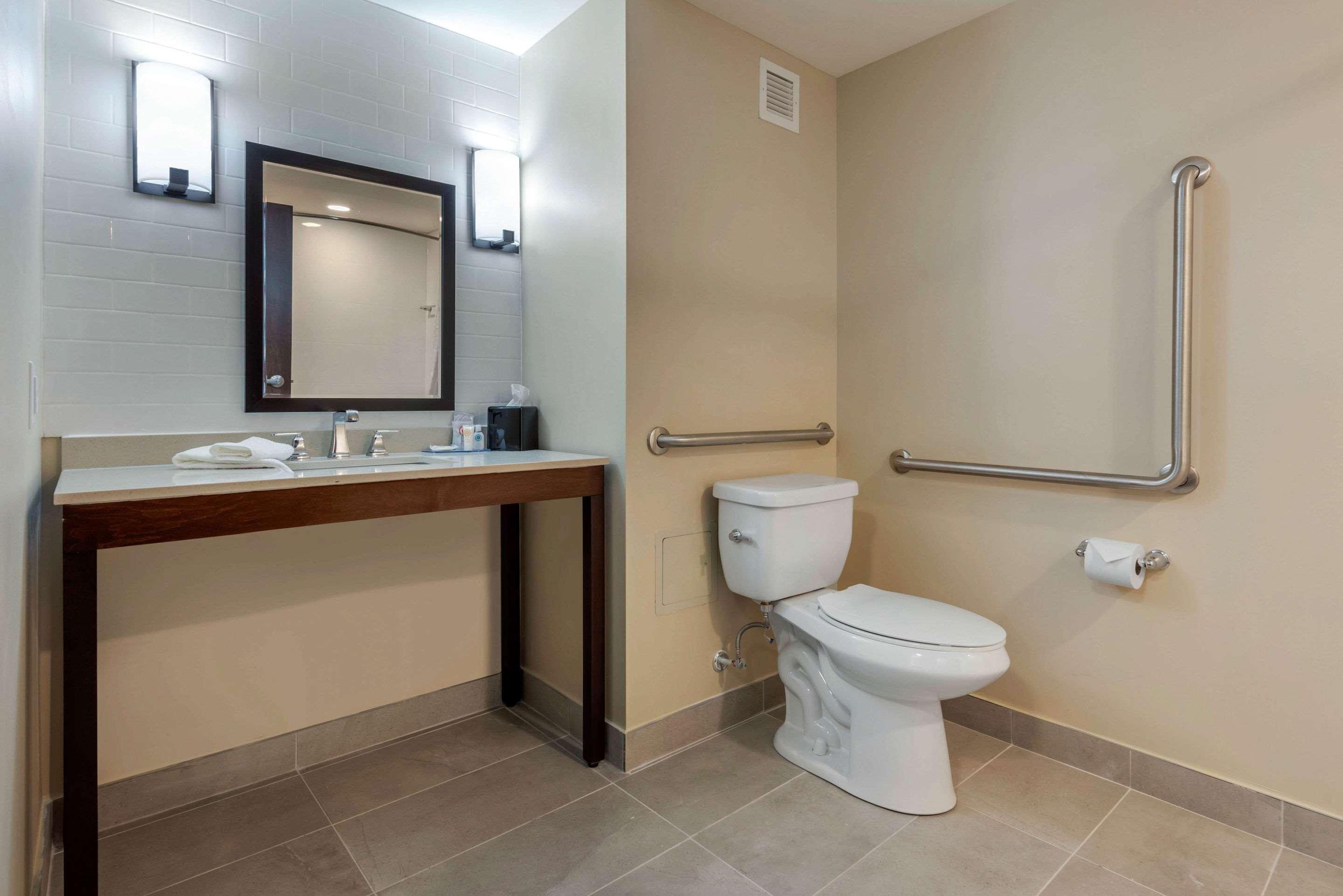 Comfort Inn&Suites Greater Napanee Eksteriør bilde