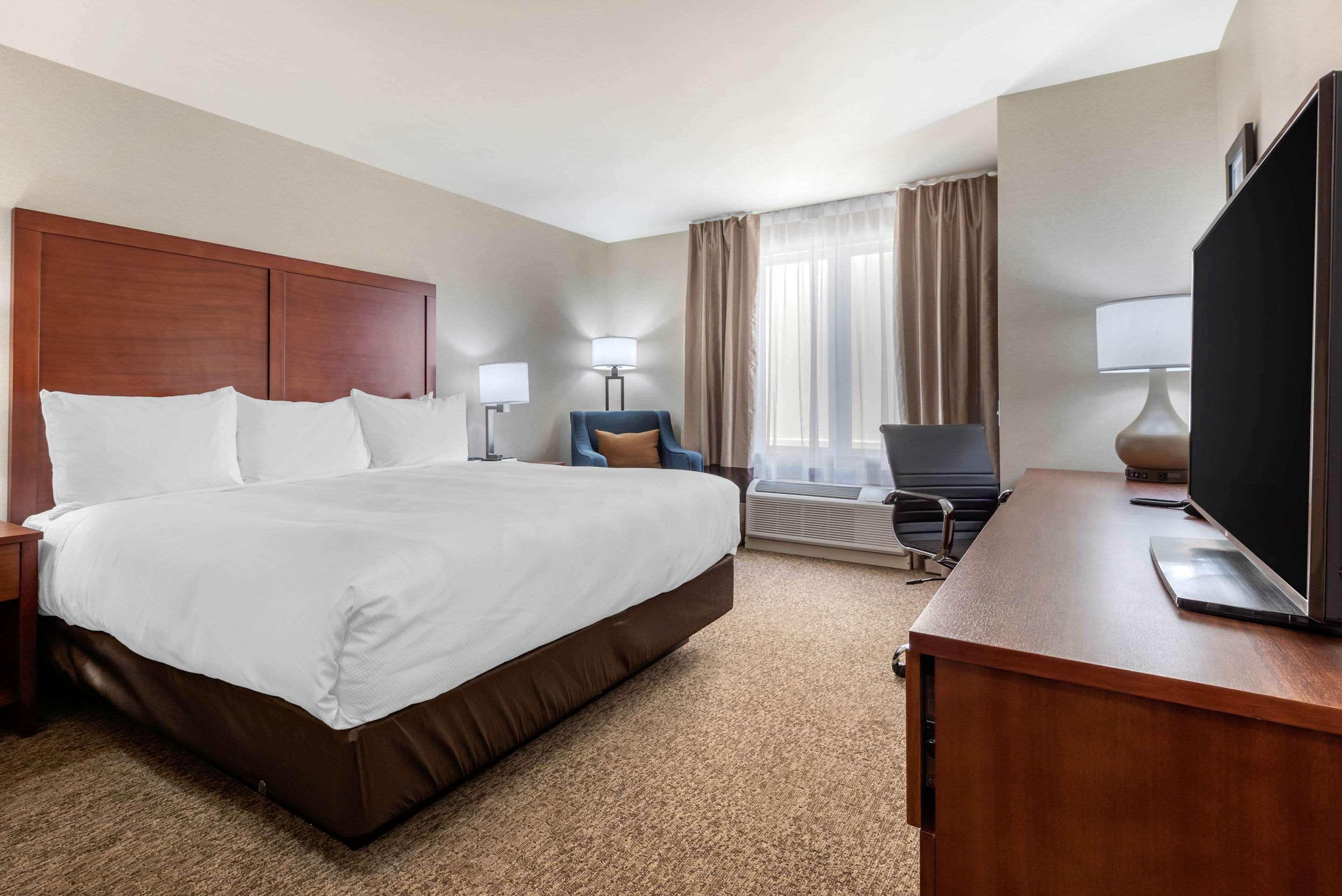 Comfort Inn&Suites Greater Napanee Eksteriør bilde