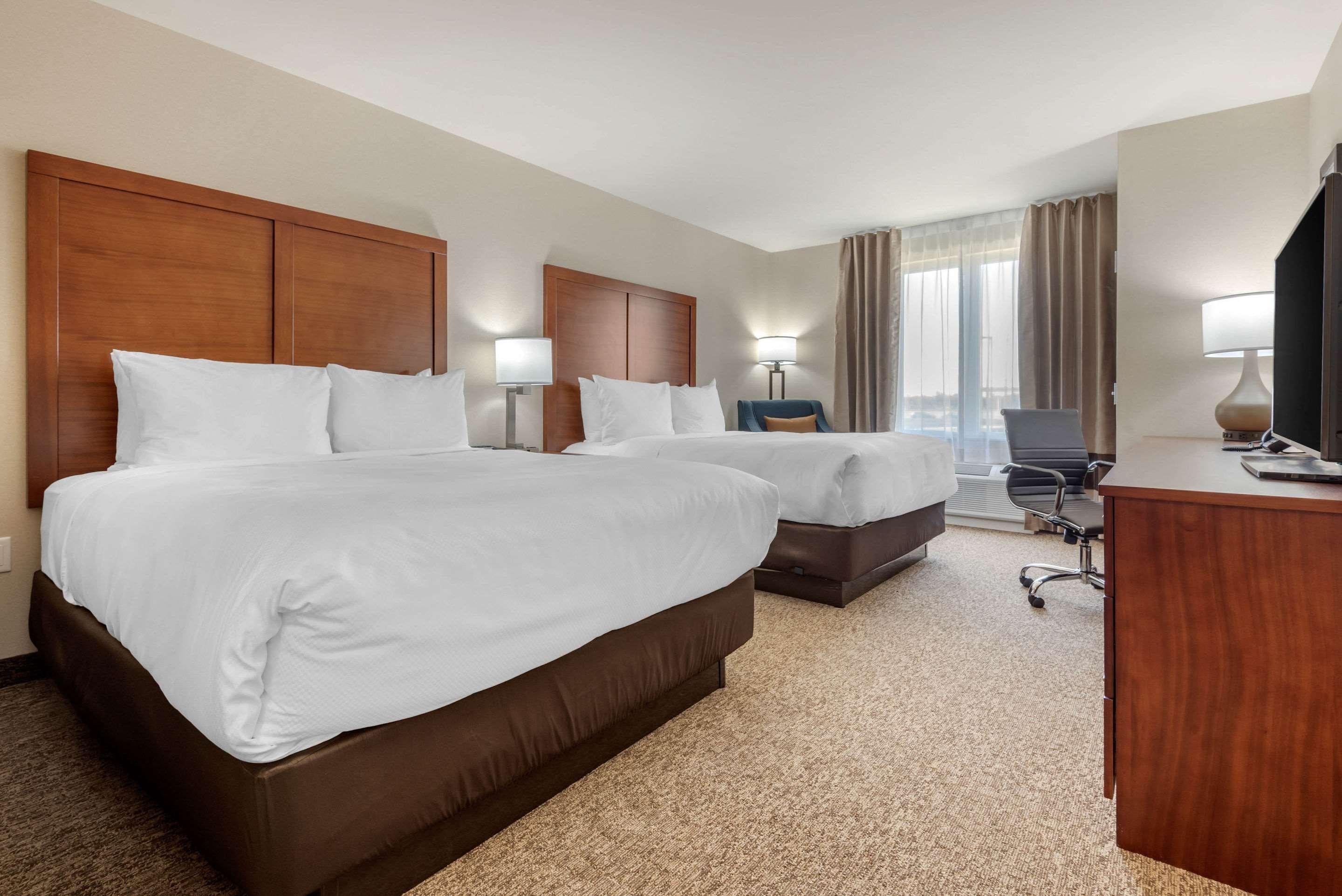 Comfort Inn&Suites Greater Napanee Eksteriør bilde