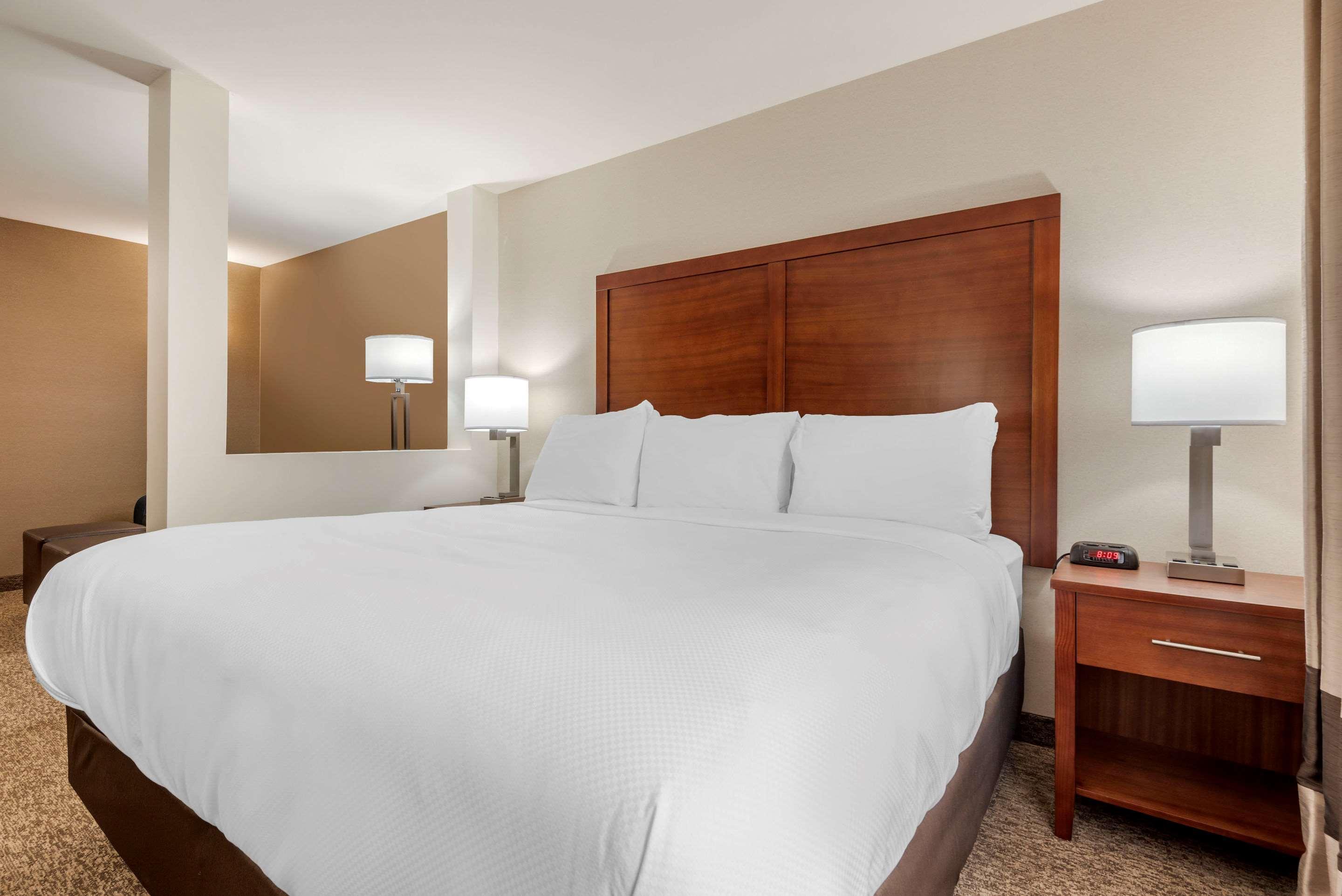 Comfort Inn&Suites Greater Napanee Eksteriør bilde