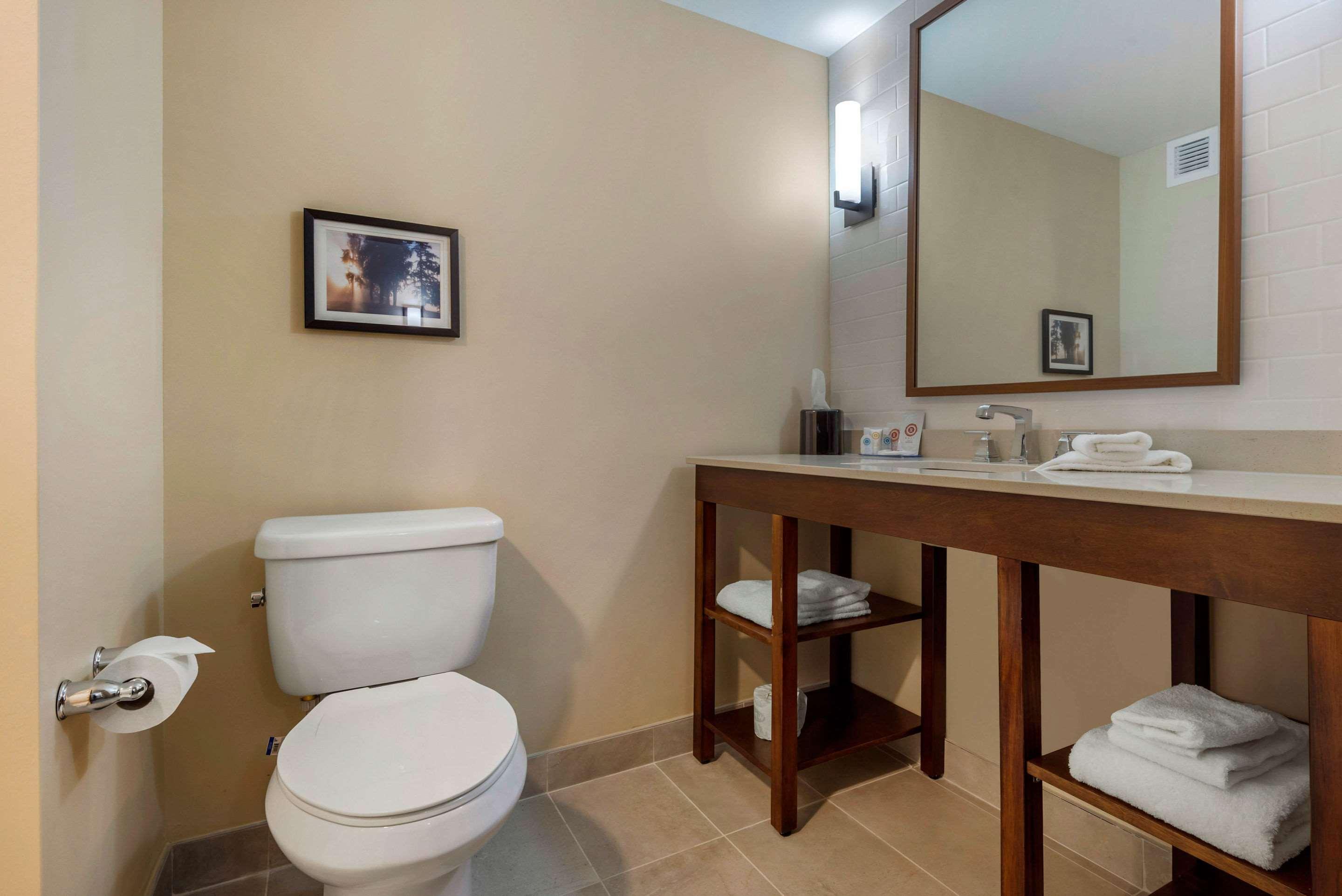 Comfort Inn&Suites Greater Napanee Eksteriør bilde