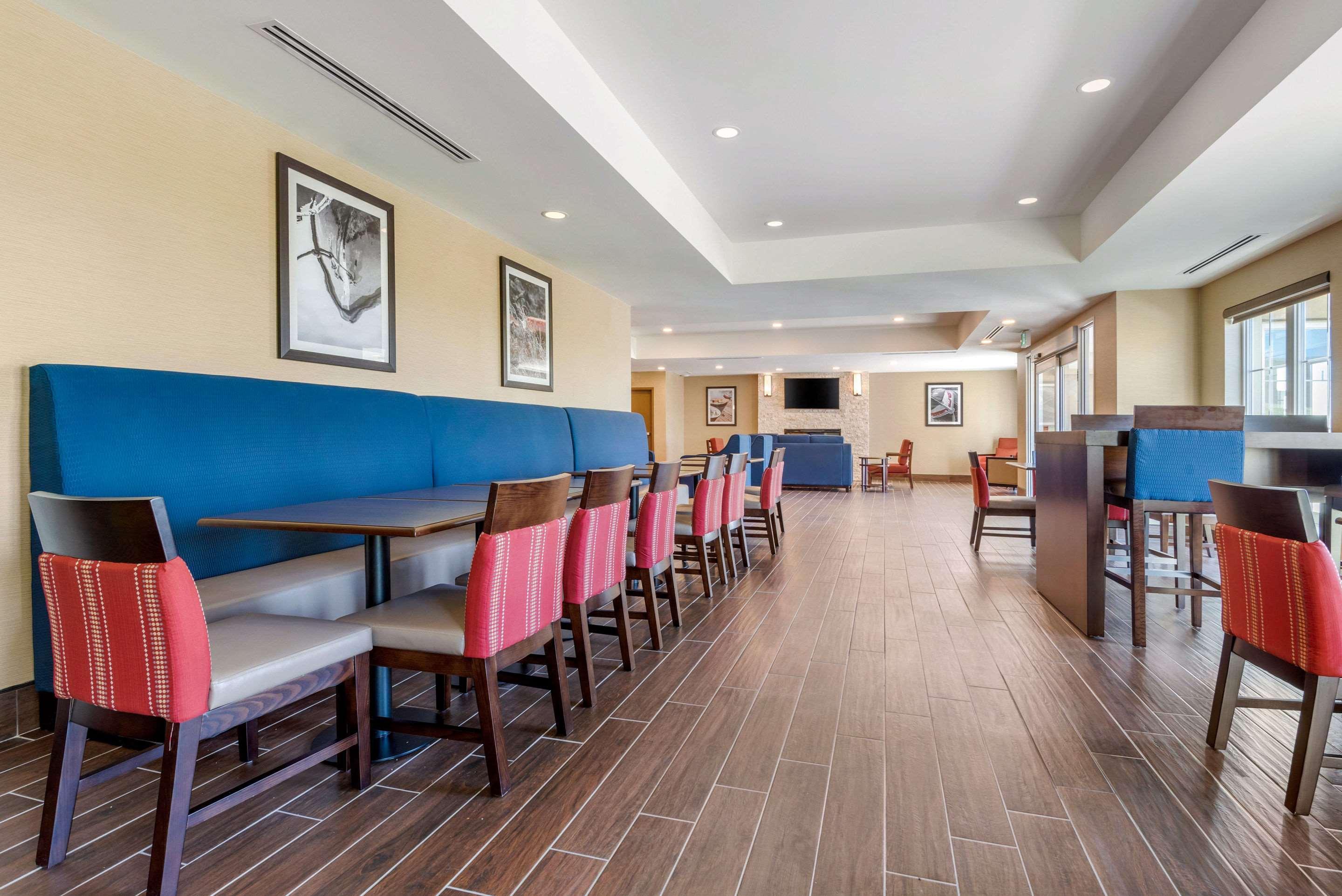 Comfort Inn&Suites Greater Napanee Eksteriør bilde