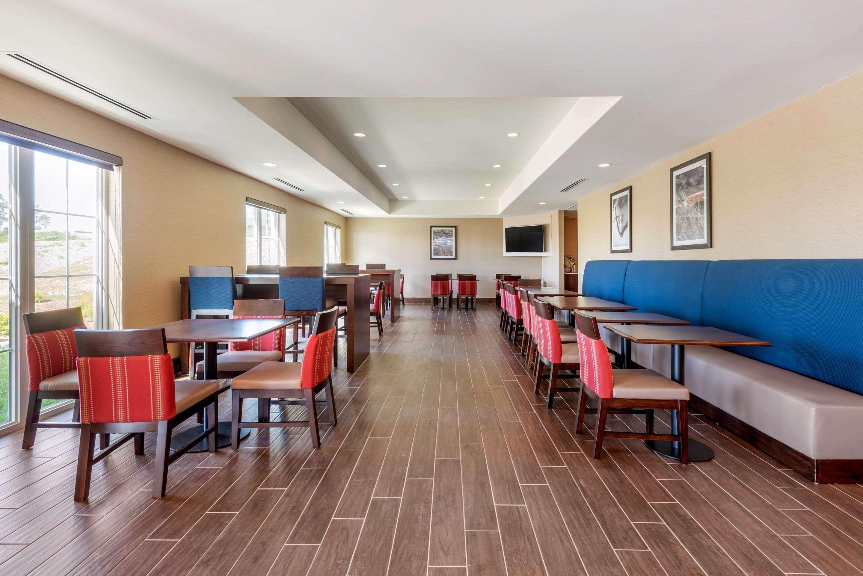 Comfort Inn&Suites Greater Napanee Eksteriør bilde