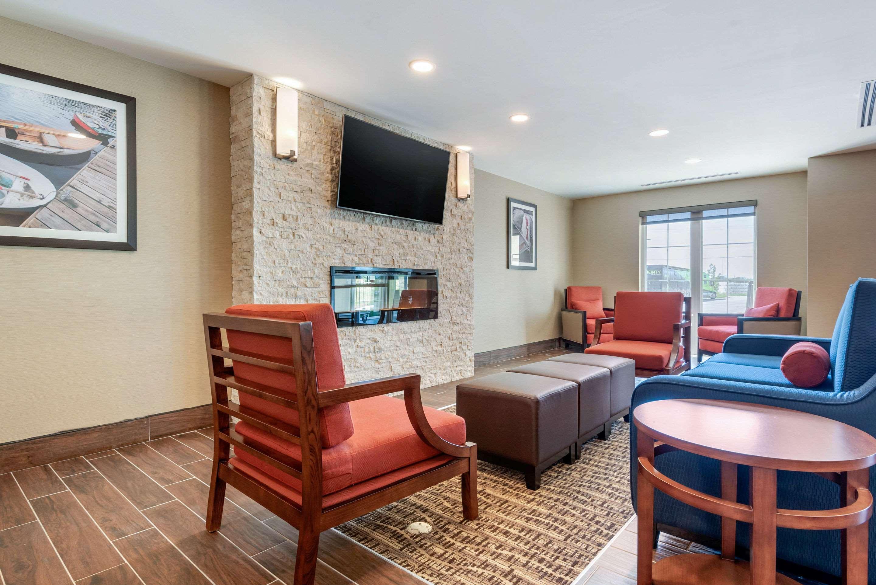 Comfort Inn&Suites Greater Napanee Eksteriør bilde