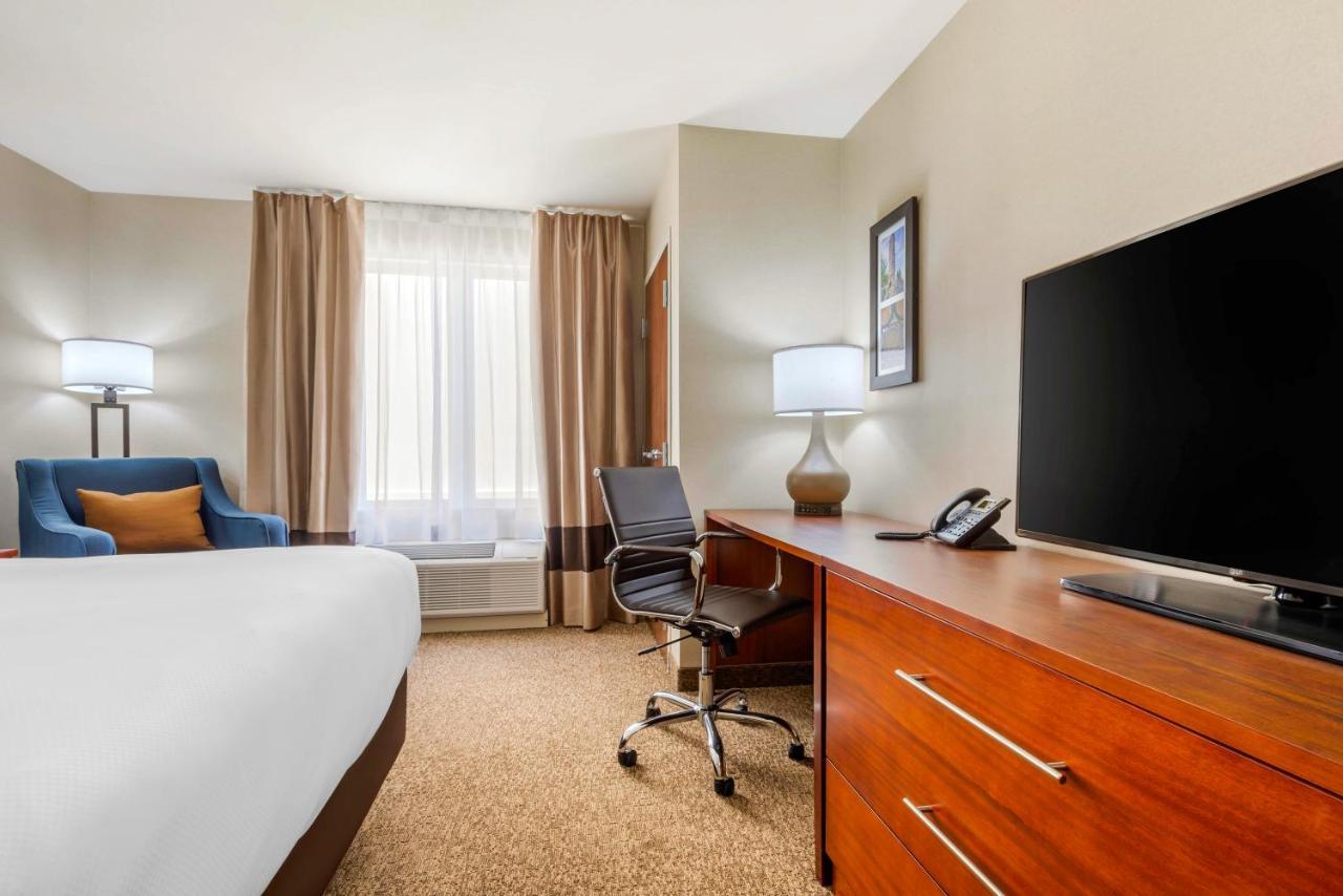 Comfort Inn&Suites Greater Napanee Eksteriør bilde