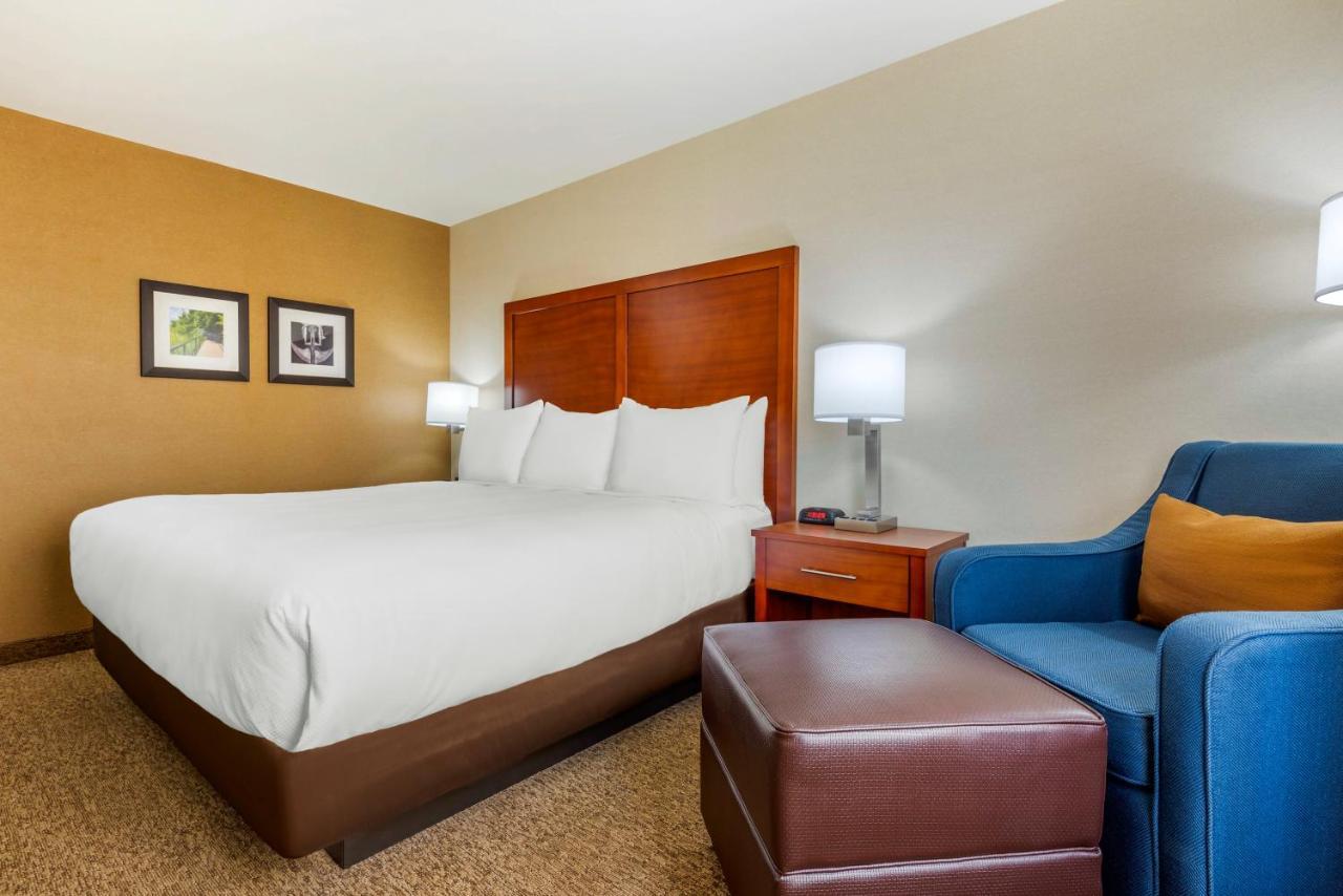 Comfort Inn&Suites Greater Napanee Eksteriør bilde