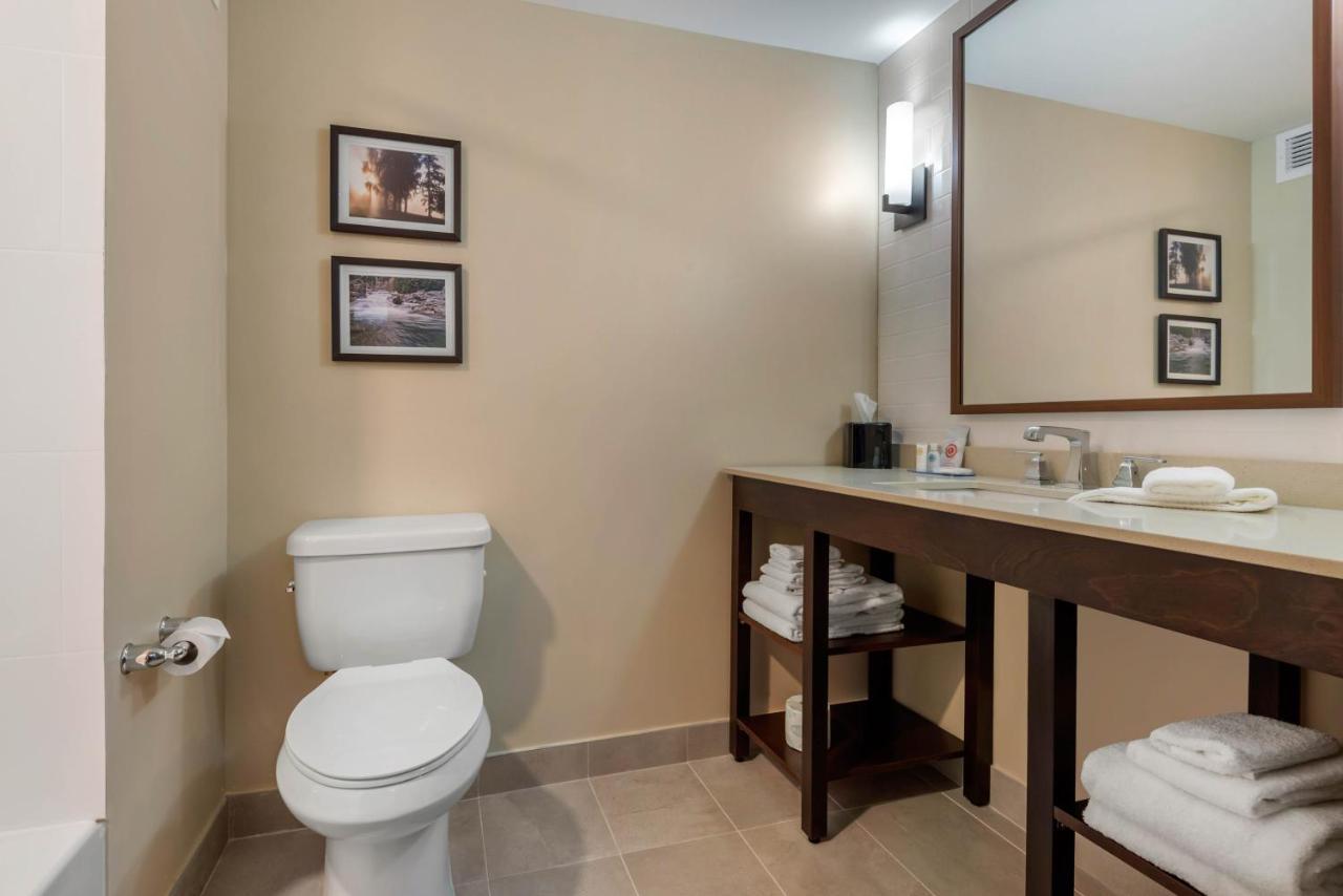 Comfort Inn&Suites Greater Napanee Eksteriør bilde